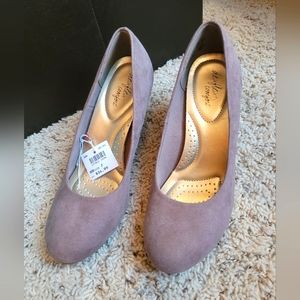 NWT Dexflex Suade Wedge Heels